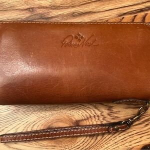 Patricia Nash Bifold Wristlet Wallet Brown Leather, Large Zipper Compartment